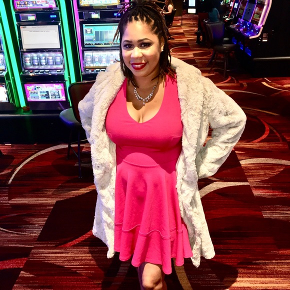 Doncaster Cream Coat - Picture 3 of 8